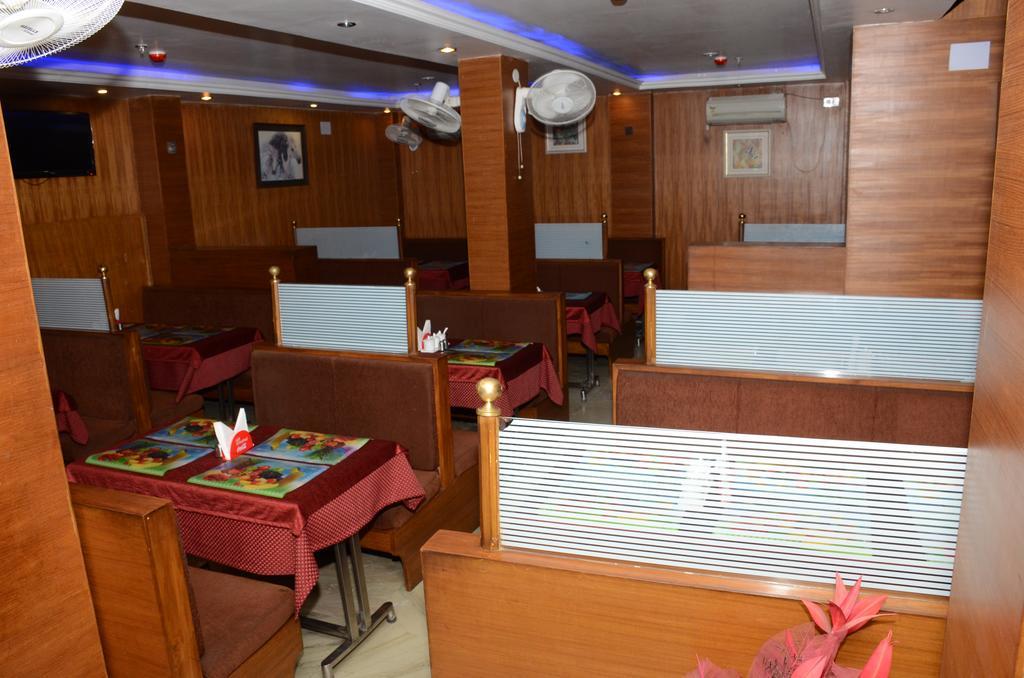 Fabhotel Raj Darbar Kolkata Exterior photo