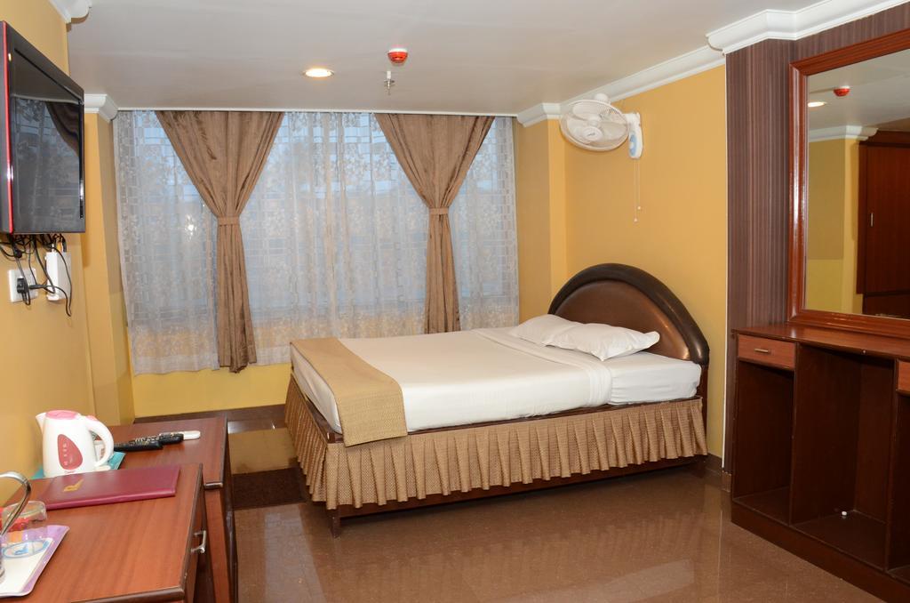 Fabhotel Raj Darbar Kolkata Exterior photo