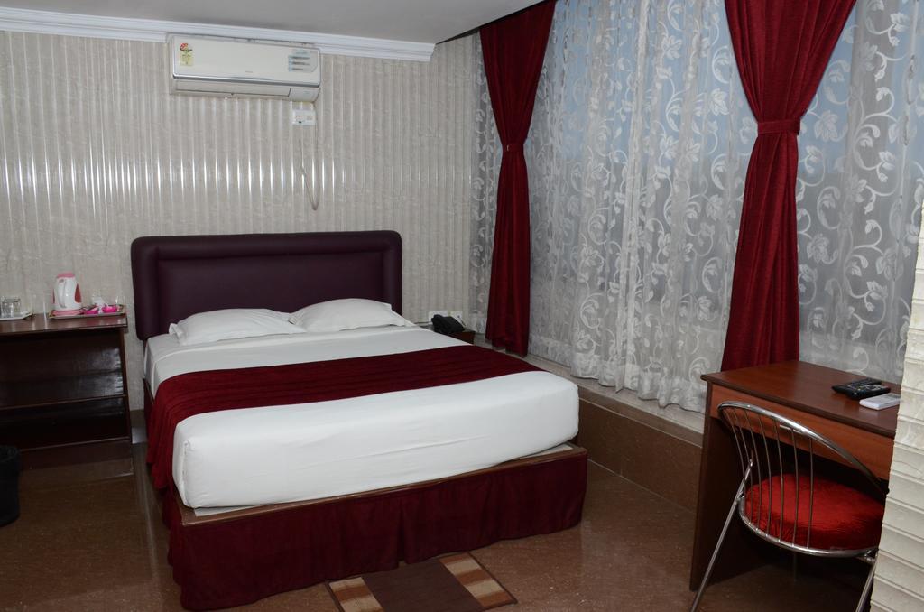 Fabhotel Raj Darbar Kolkata Exterior photo